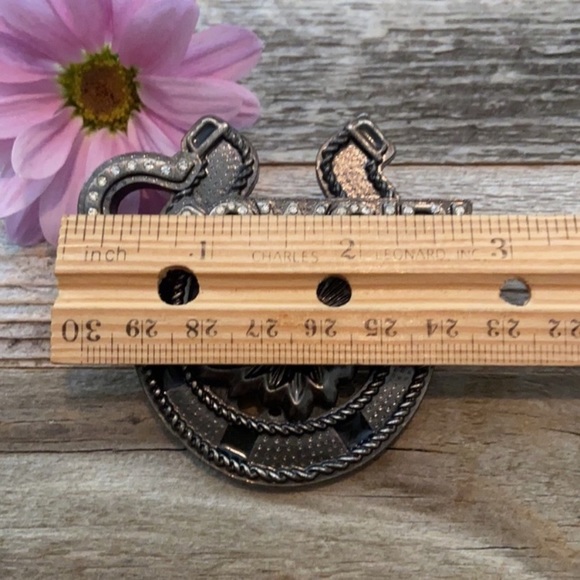 BHW Cowgirl Pendant - Picture 5 of 6